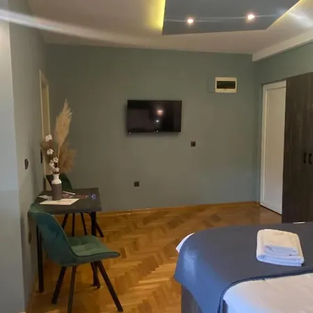 Aleksei Apartment *