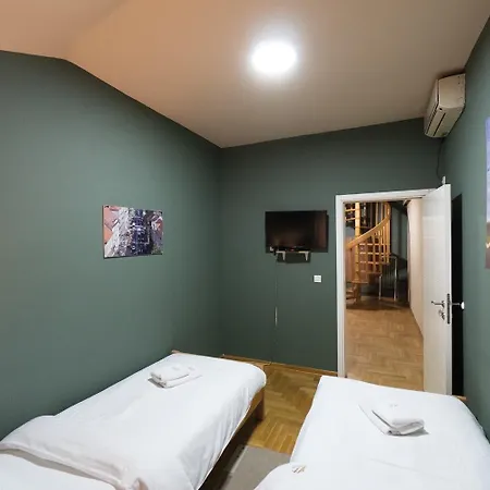 Aleksei Apartment *